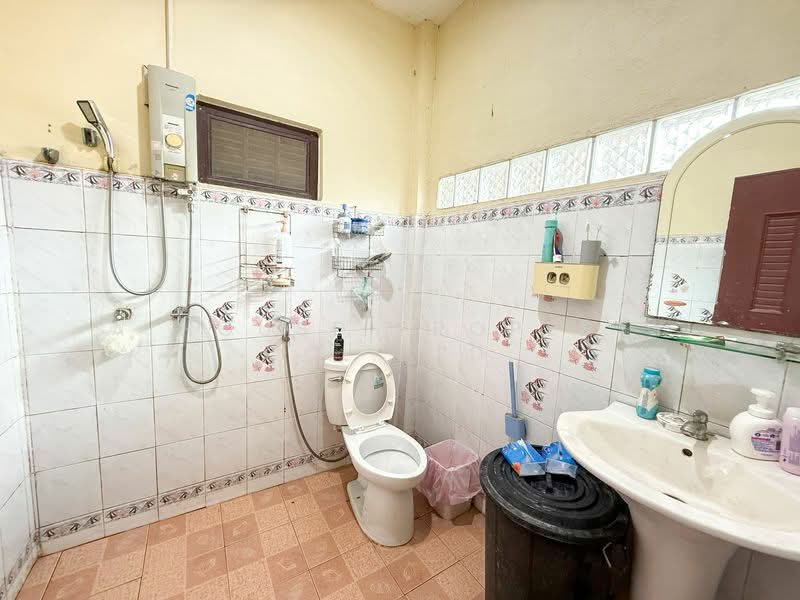 Warehouse in a prime location in Sriracha, Chak Kho, Nong Kham, near the industrial estate., Chon Buri (Pattaya), Nong - Kham, Si Racha, Chon Buri (Pattaya), , 1,000 sqm, Warehouse/Factory For Sale, by A House Property Co.,Ltd., 500221990 - DDproperty.com