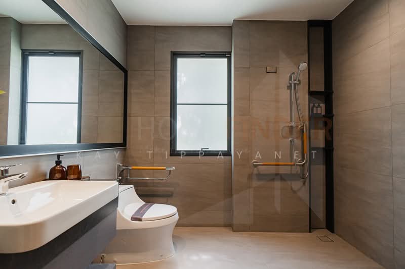 Grand Bangkok Boulevard Na Uthayan, Bangkok, Uthayan Road, Sala Thammasop, Thawi Watthana, Bangkok, 4 Bedrooms, 440 sqm, Single Detached House For Sale, by Kay Tippayanet, 500221997 - DDproperty.com