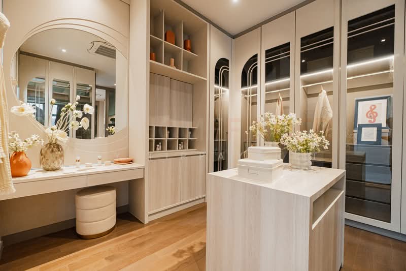 Grand Bangkok Boulevard Borommaratchachonnani, Bangkok, Borommaratchachonnani Road, Sala Thammasop, Thawi Watthana, Bangkok, 5 Bedrooms, 676 sqm, Single Detached House For Sale, by Kay Tippayanet, 500222028 - DDproperty.com