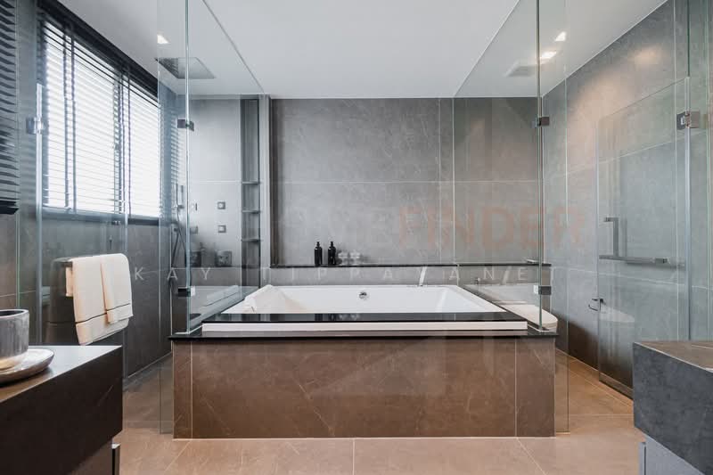 Grand Bangkok Boulevard Borommaratchachonnani, Bangkok, Borommaratchachonnani Road, Sala Thammasop, Thawi Watthana, Bangkok, 5 Bedrooms, 676 sqm, Single Detached House For Sale, by Kay Tippayanet, 500222028 - DDproperty.com