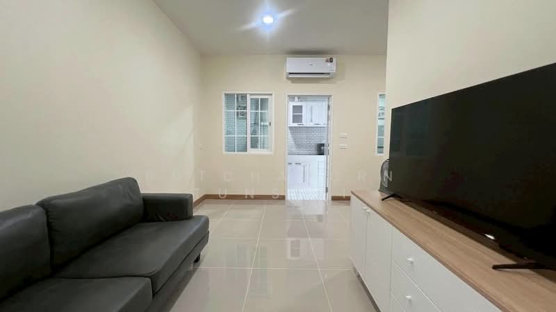 ทาวน์เฮ้าส์ในโครงการ ให้เช่า – ใกล้มีโชคพลาซ่า เพียง 5 นาที ค่าเช่า 21,000 บาท / เดือน No.5H647, เชียงใหม่, สันผีเสื้อ, เมืองเชียงใหม่, เชียงใหม่, 110 ตร.ม., ทาวน์เฮ้าส์ ให้เช่า, โดย Rutchaporn Tunsiri, 500222033 - DDproperty.com