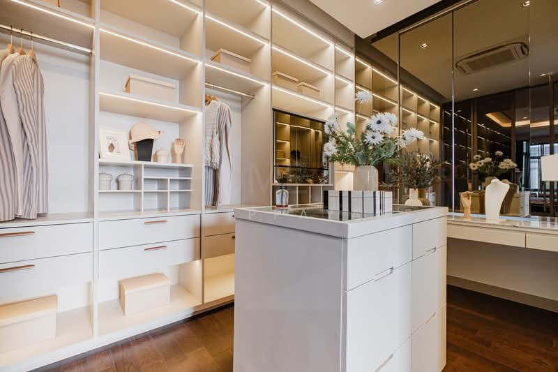 Grand Bangkok Boulevard Borommaratchachonnani, Bangkok, Borommaratchachonnani Road, Sala Thammasop, Thawi Watthana, Bangkok, 6 Bedrooms, 834 sqm, Single Detached House For Sale, by Kay Tippayanet, 500222046 - DDproperty.com