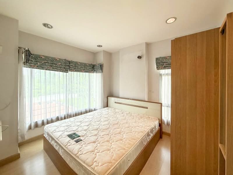 Ladawan Rattanathibet, Nonthaburi, Rattanathibet Road, Bang Rak Noi, Muang Nonthaburi, Nonthaburi, 4 Bedrooms, 398 sqm, Single Detached House For Sale, by เอนก, 500222066 - DDproperty.com