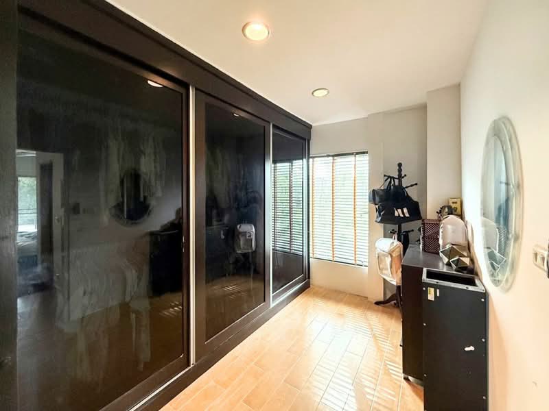 Ladawan Rattanathibet, Nonthaburi, Rattanathibet Road, Bang Rak Noi, Muang Nonthaburi, Nonthaburi, 4 Bedrooms, 398 sqm, Single Detached House For Sale, by เอนก, 500222066 - DDproperty.com