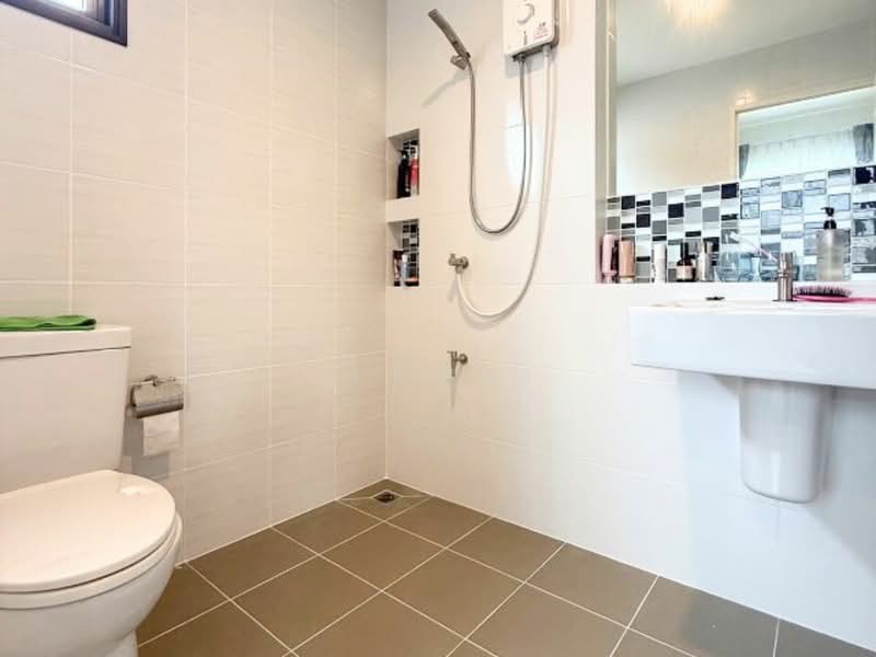 Ladawan Rattanathibet, Nonthaburi, Rattanathibet Road, Bang Rak Noi, Muang Nonthaburi, Nonthaburi, 4 Bedrooms, 398 sqm, Single Detached House For Sale, by เอนก, 500222066 - DDproperty.com