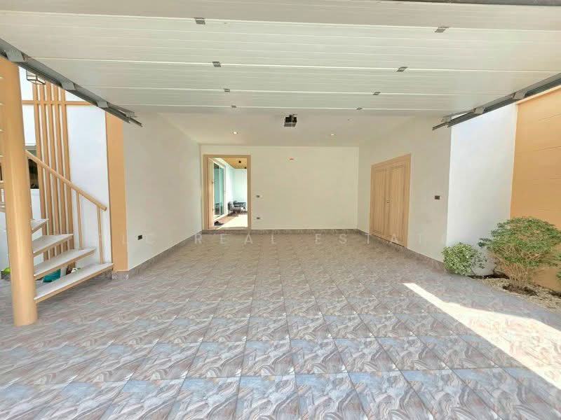 Pool Villa 3 bedroom for Sale in East Pattaya, Chon Buri (Pattaya), Bang Lamung, Bang Lamung (Pattaya), Chon Buri (Pattaya), 3 Bedrooms, 230 sqm, Villa For Sale, by PLC real estate, 500222084 - DDproperty.com