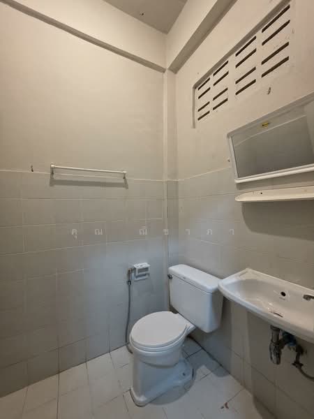 Moobaan Rungkit Villa 7 : หมู่บ้านรุ่งกิจวิลล่า 7, กรุงเทพ, ซอยร่มเกล้า 54, คลองสามประเวศ, ลาดกระบัง, กรุงเทพ, 117 ตร.ม., ทาวน์เฮ้าส์ ขาย, โดย คุณ ณิชาภา, 500222086 - DDproperty.com