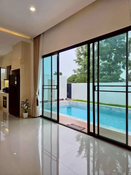 ขายบ้านวิลล่าพร้อมสระว่ายน้ำส่วนตัวหลังใหม่ในพัทยาตะวันออก, ชลบุรี, บางละมุง, บางละมุง, ชลบุรี, 240 ตร.ม., วิลล่า ขาย, โดย PLC real estate, 500222094 - DDproperty.com