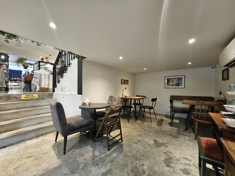 อาคารพาณิชย์ ลาดพร้าววังหิน ซอย 45, Bangkok, Khlong Sam Prawet, Lat Krabang, Bangkok, 3 Bedrooms, 870 sqm, Townhouse For Sale, by คุณ ณิชาภา, 500222106 - DDproperty.com