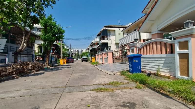 กราฟฟิค เพลส (Graphic Place) ซอยเทพารักษ์22, Samut Prakan, ถนนเทพารักษ์, Bang Sao Thong, Bang Sao Thong, Samut Prakan, 3 Bedrooms, 150 sqm, Semi-Detached House (Twin House) For Sale, by คุณ ปมิตา เมืองสีหะชัย (เปมล์), 500222169 - DDproperty.com