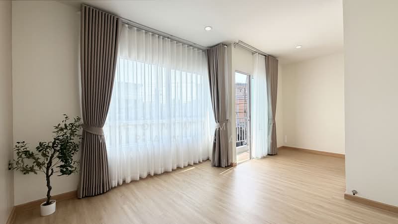 Villette Lite Pattanakarn, Bangkok, Soi Phatthanakan 38, Phatthanakan Road, Suan Luang, Suan Luang, Bangkok, 3 Bedrooms, 140 sqm, Townhouse For Sale, by Ponwimol Wipanarapai, 500222170 - DDproperty.com