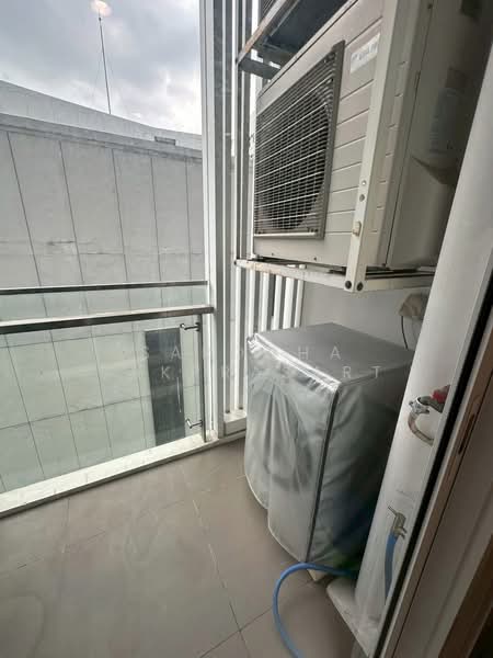 The Room Sathorn, Bangkok, 78 Pan Road, Silom, Bang Rak, Bangkok, 1 Bedroom, 45 sqm, Condo For Rent, by Sarocha Sakprasart, 500222180 - DDproperty.com