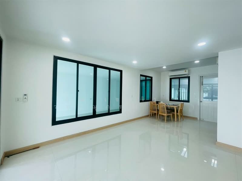 ดรีม พรีว่า ราชพฤกษ์ สวนผัก 32 ( Dream Priva ), นนทบุรี, มหาสวัสดิ์, บางกรวย, นนทบุรี, 140 ตร.ม., ทาวน์เฮ้าส์ ขาย, โดย คุณ เขมจิรา ภูวภาณุภรณ์ (เป้), 500222212 - DDproperty.com