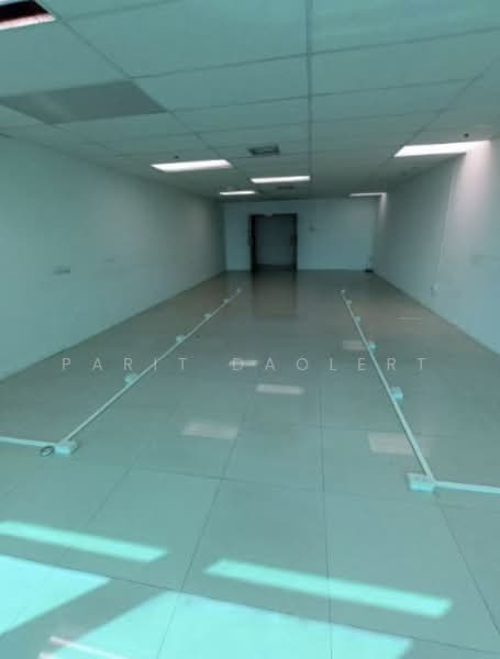 A tower, Bangkok, Huai Khwang, Huai Khwang, Bangkok, , 90 sqm, Office Space For Rent, by Parit Daolert, 500222236 - DDproperty.com