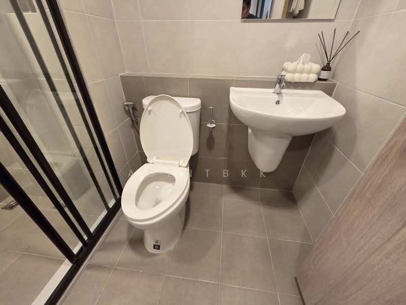 Dcondo Calm Ramkhamhaeng 40, Bangkok, Hua Mak, Bang Kapi, Bangkok, 1 Bedroom, 30 sqm, Condo For Rent, by Agentbkk, 500222244 - DDproperty.com