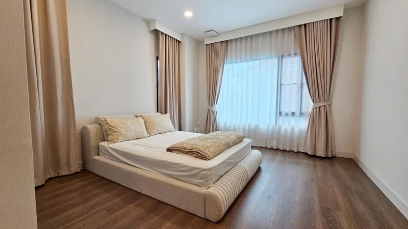 Nantawan Rama 9 - New Krungthepkreetha, Bangkok, Saphan Sung, Bangkok, 5 Bedrooms, 449 sqm, Single Detached House For Sale, by รวินท์รัตน์ นิศชญารัชต์, 500222319 - DDproperty.com