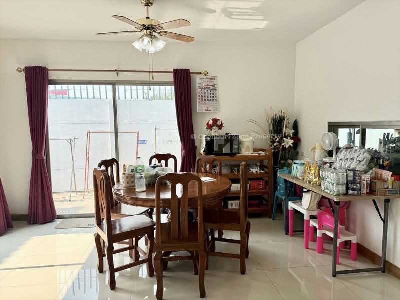 ขายบ้านเดี่ยวหลังใหญ่พร้อมอยู่ ม.ไลฟ์แอทบางละมุง ชลบุรี, Chon Buri (Pattaya), Ta Khian Tia, Bang Lamung (Pattaya), Chon Buri (Pattaya), 3 Bedrooms, 180 sqm, Single Detached House For Sale, by Dusit Saengfa, 500222323 - DDproperty.com