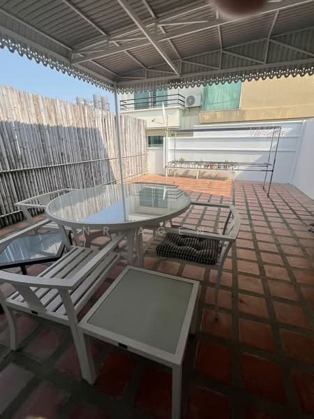 ยทาวน์เฮาส์ ปรีดี 14 แยก 3 สุขุมวิท 71, Bangkok, Phra Kanong Nua, Watthana, Bangkok, 4 Bedrooms, 250 sqm, Townhouse For Sale, by NR AGENT, 500222330 - DDproperty.com