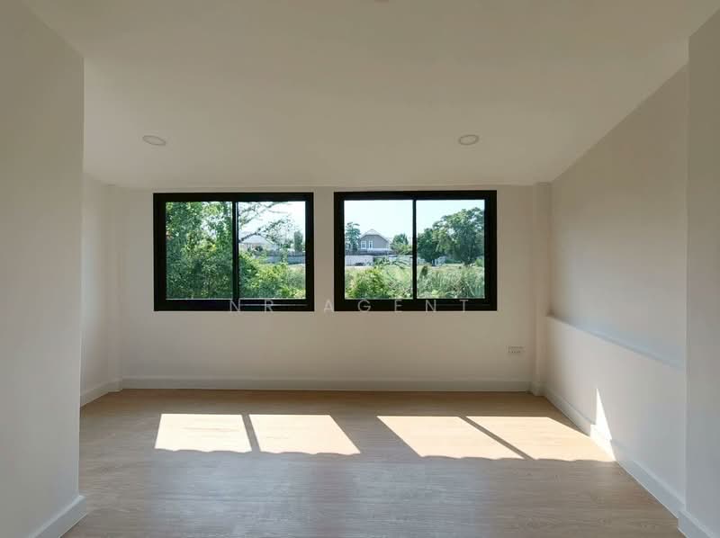 Baan Pricha 11, Bangkok, Min Buri, Min Buri, Bangkok, 2 Bedrooms, 96 sqm, Townhouse For Sale, by NR AGENT, 500222354 - DDproperty.com