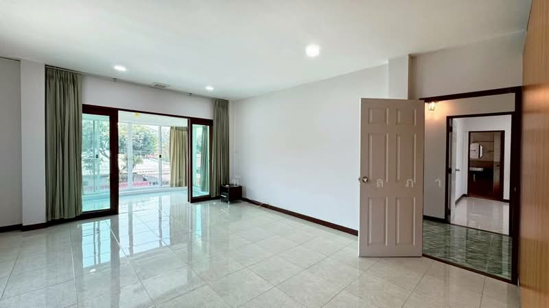 For Sale - หมู่บ้านเคหะนคร 3 ซอยพัฒนาการ 50, Bangkok