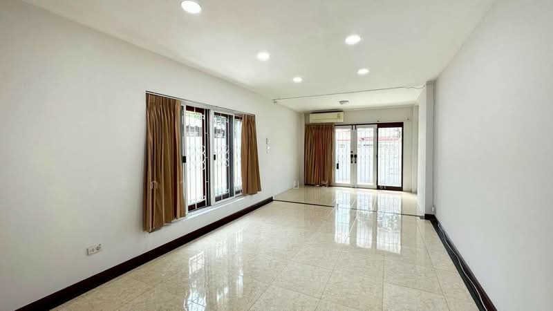 For Sale - หมู่บ้านเคหะนคร 3 ซอยพัฒนาการ 50, Bangkok