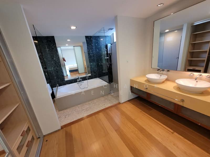 Ficus Lane, Bangkok, Soi Sukhumvit 44/1, Phra Kanong, Khlong Toei, Bangkok, 2 Bedrooms, 199 sqm, Condo For Rent, by Hathaichanok Saenset, 500222402 - DDproperty.com