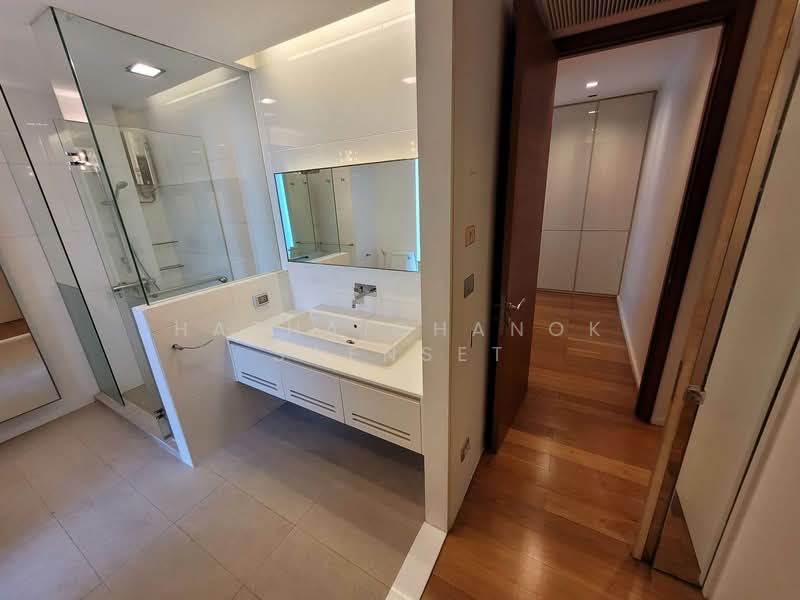 Ficus Lane, Bangkok, Soi Sukhumvit 44/1, Phra Kanong, Khlong Toei, Bangkok, 2 Bedrooms, 199 sqm, Condo For Rent, by Hathaichanok Saenset, 500222402 - DDproperty.com