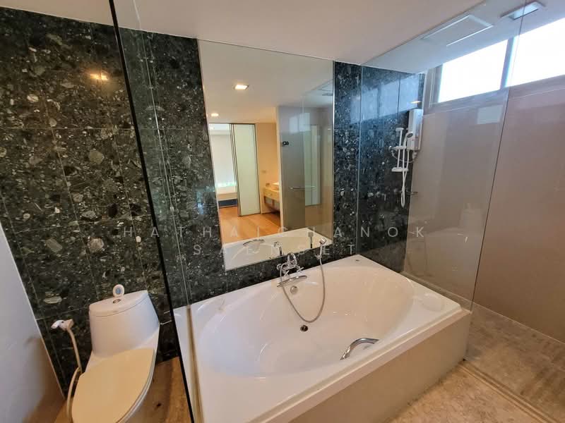 Ficus Lane, Bangkok, Soi Sukhumvit 44/1, Phra Kanong, Khlong Toei, Bangkok, 2 Bedrooms, 199 sqm, Condo For Rent, by Hathaichanok Saenset, 500222402 - DDproperty.com