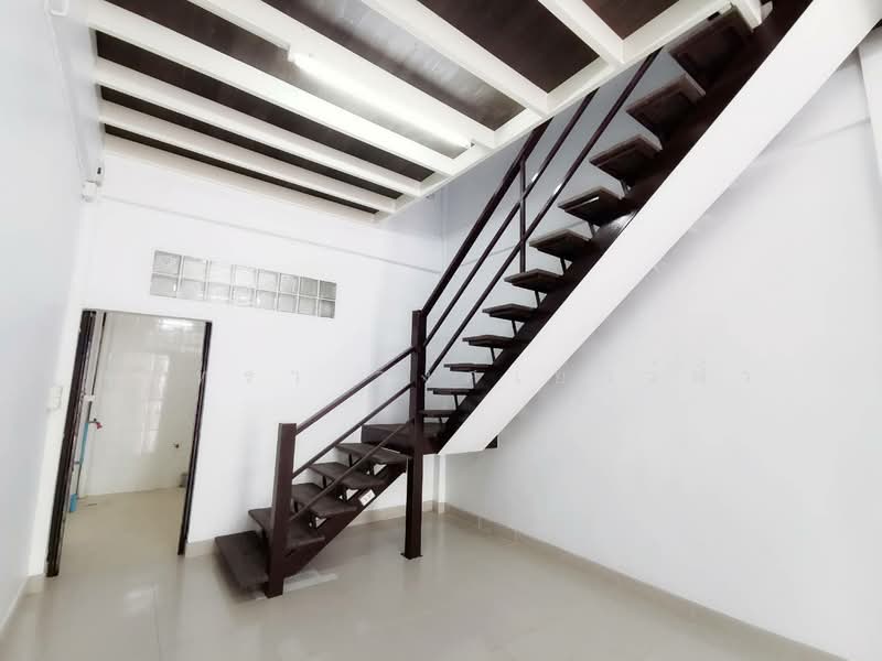 ็House for rent, Bangkok, เจริญนคร, Bang Lam Phu Lang, Khlong San, Bangkok, 2 Bedrooms, 164 sqm, Townhouse For Rent, by Chantra Wongyaofa, 500222440 - DDproperty.com