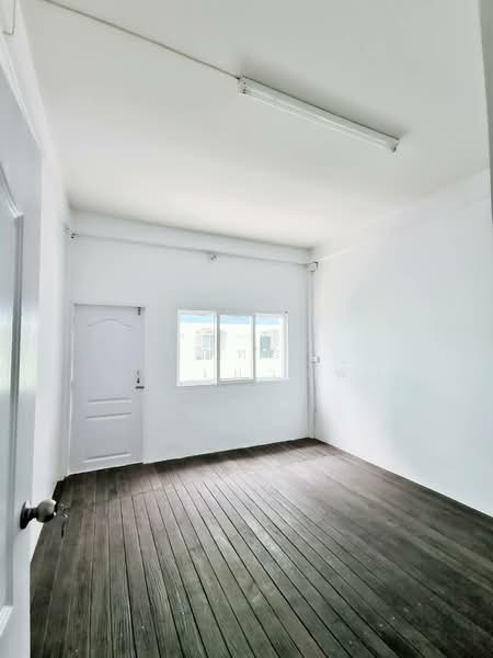 ให้เช่า - อาคารพาณิชย์ ซอยเจริญนคร 18, กรุงเทพ