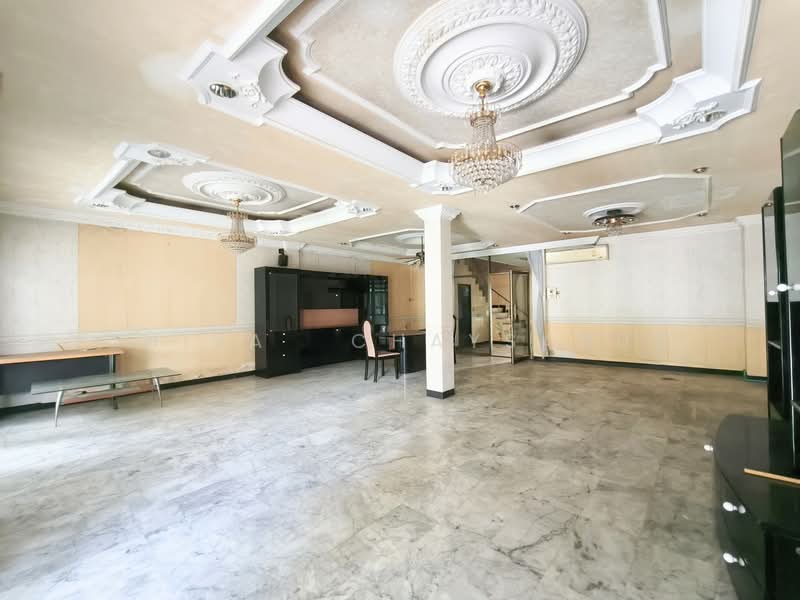 ทาวน์เฮ้าท์3หลังติด ถนนซอยลาดพร้าว93, กรุงเทพ, คลองจั่น, บางกะปิ, กรุงเทพ, 450 ตร.ม., ทาวน์เฮ้าส์ ขาย, โดย Thiya​ Chaysabut, 500222448 - DDproperty.com