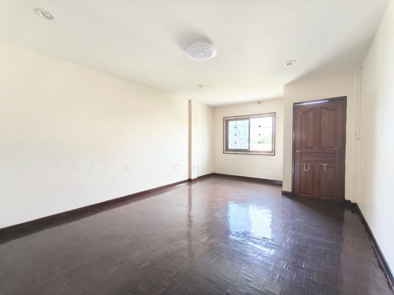 ทาวน์เฮ้าท์3หลังติด ถนนซอยลาดพร้าว93, กรุงเทพ, คลองจั่น, บางกะปิ, กรุงเทพ, 450 ตร.ม., ทาวน์เฮ้าส์ ขาย, โดย Thiya​ Chaysabut, 500222448 - DDproperty.com