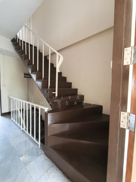 ทาวน์เฮ้าท์3หลังติด ถนนซอยลาดพร้าว93, Bangkok, Khlong Chan, Bang Kapi, Bangkok, 8 Bedrooms, 450 sqm, Townhouse For Sale, by Thiya​ Chaysabut, 500222448 - DDproperty.com