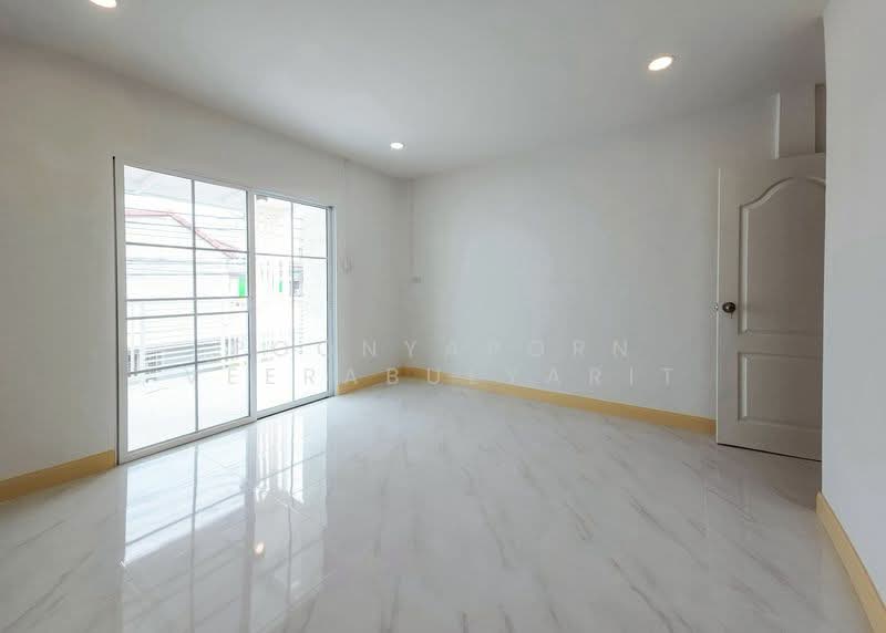 Nunticha Village 4 : หมู่บ้าน นันทิชา 4, Nonthaburi, Sai Noi, Sai Noi, Nonthaburi, 3 Bedrooms, 128 sqm, Townhouse For Sale, by Poonyaporn Veerabulyarit, 500222459 - DDproperty.com