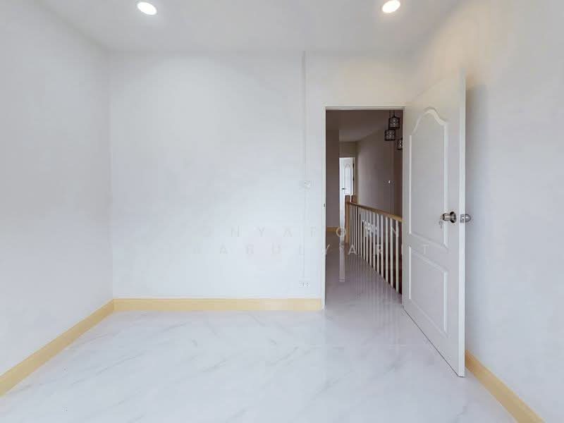 Nunticha Village 4 : หมู่บ้าน นันทิชา 4, Nonthaburi, Sai Noi, Sai Noi, Nonthaburi, 3 Bedrooms, 128 sqm, Townhouse For Sale, by Poonyaporn Veerabulyarit, 500222459 - DDproperty.com