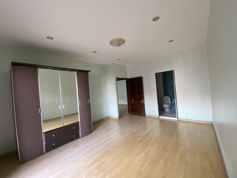 For Sale - Country Complex Bangna, Bangkok