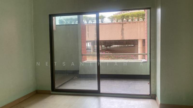 Country Complex Bangna, Bangkok, Sanpawut Road, Bang Na, Bangkok, 2 Bedrooms, 116 sqm, Condo For Sale, by Netsanthiah Ai, 500222639 - DDproperty.com