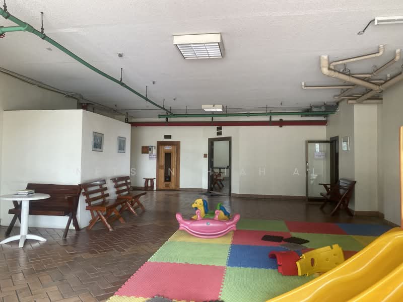 Country Complex Bangna, Bangkok, Sanpawut Road, Bang Na, Bangkok, 2 Bedrooms, 116 sqm, Condo For Sale, by Netsanthiah Ai, 500222639 - DDproperty.com