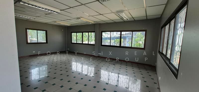 ให้เช่าโรงงาน/โกดัง ย่านรามอินทรา (ซ.พระยาสุเรนทร์ 41)พื้นที่รวม 3 ไร่ (4,800 ตร.ม.), Bangkok, Sam Wa Tawan Tok, Khlong Sam Wa, Bangkok, , 4,800 sqm, Warehouse/Factory For Rent, by Forty-Six Real Estate Group, 500222706 - DDproperty.com