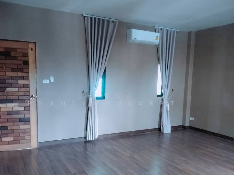 Office rental, 3-storey building, 2-storey building next to Chokchai 4 Road, Ladprao near BTS, Bangkok, Lat Phrao, Lat Phrao, Bangkok, , 600 sqm, Office Space For Rent, by Tida phanthonglarptawee, 500222718 - DDproperty.com