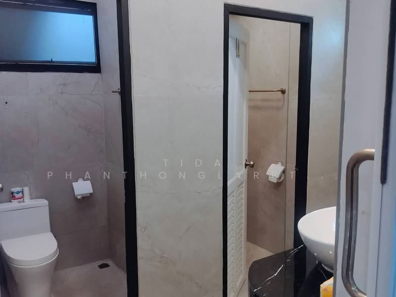 Office rental, 3-storey building, 2-storey building next to Chokchai 4 Road, Ladprao near BTS, Bangkok, Lat Phrao, Lat Phrao, Bangkok, , 600 sqm, Office Space For Rent, by Tida phanthonglarptawee, 500222718 - DDproperty.com