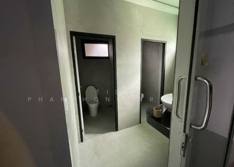 Office rental, 3-storey building, 2-storey building next to Chokchai 4 Road, Ladprao near BTS, Bangkok, Lat Phrao, Lat Phrao, Bangkok, , 600 sqm, Office Space For Rent, by Tida phanthonglarptawee, 500222718 - DDproperty.com