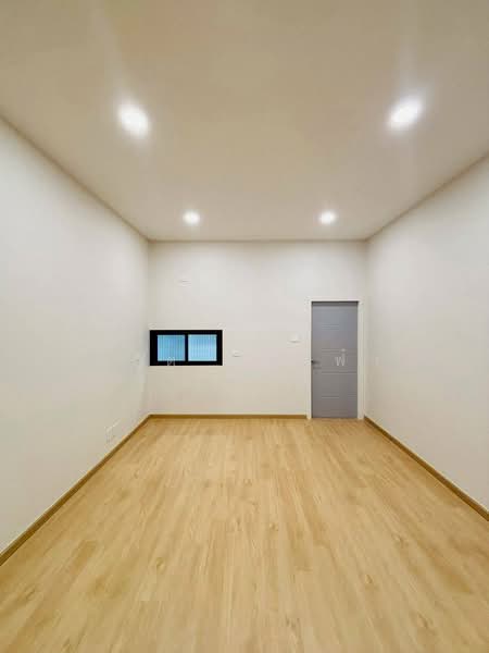 ขายบ้านเดียวชั้นเดียวหลังใหญ่ สไตล์โมเดิร์น นาพร้าว ศรีราชา, Chon Buri (Pattaya), Surasak, Si Racha, Chon Buri (Pattaya), 3 Bedrooms, 200 sqm, Single Detached House For Sale, by Dusit Saengfa, 500222821 - DDproperty.com