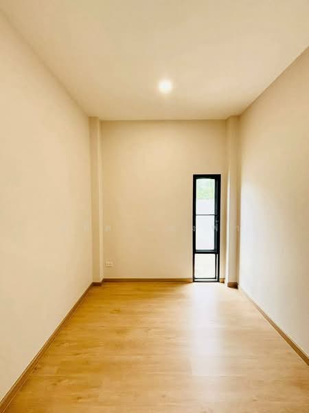 ขายบ้านเดียวชั้นเดียวหลังใหญ่ สไตล์โมเดิร์น นาพร้าว ศรีราชา, ชลบุรี, สุรศักดิ์, ศรีราชา, ชลบุรี, 200 ตร.ม., บ้านเดี่ยว ขาย, โดย ดุสิต แสงฟ้า, 500222821 - DDproperty.com