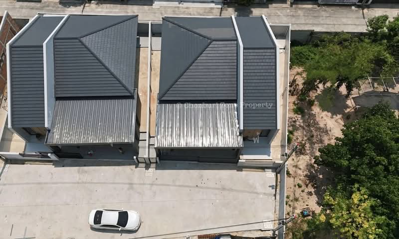 ขายบ้านเดียวชั้นเดียวหลังใหญ่ สไตล์โมเดิร์น นาพร้าว ศรีราชา, ชลบุรี, สุรศักดิ์, ศรีราชา, ชลบุรี, 200 ตร.ม., บ้านเดี่ยว ขาย, โดย ดุสิต แสงฟ้า, 500222821 - DDproperty.com