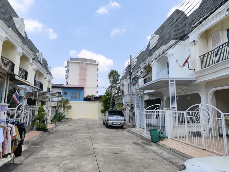 Prinyaluck Light Rama 5, Nonthaburi, Bang Krang, Muang Nonthaburi, Nonthaburi, 2 Bedrooms, 107 sqm, Townhouse For Sale, by Chartchai Kaennarong, 500222854 - DDproperty.com