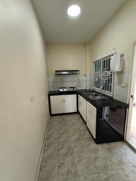 Baan Maneerin Park, Pathum Thani, Rangsit-Pathumthani Road, Ban Klang, Muang Pathum Thani, Pathum Thani, 3 Bedrooms, 190 sqm, Single Detached House For Sale, by ณัฐพิสุทธิ์ รมย์รื่น, 500222916 - ห้องครัว - DDproperty.com