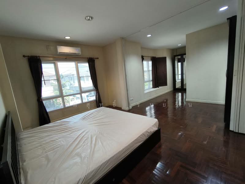 Baan Maneerin Park : บ้านมณีรินทร์ พาร์ค, ปทุมธานี, ถ.รังสิต-ปทุมธานี, บ้านกลาง, เมืองปทุมธานี, ปทุมธานี, 190 ตร.ม., บ้านเดี่ยว ขาย, โดย ณัฐพิสุทธิ์ รมย์รื่น, 500222916 - ห้องนอนใหญ่ - DDproperty.com