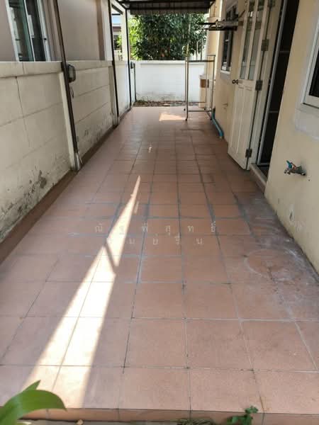 Baan Maneerin Park, Pathum Thani, Rangsit-Pathumthani Road, Ban Klang, Muang Pathum Thani, Pathum Thani, 3 Bedrooms, 190 sqm, Single Detached House For Sale, by ณัฐพิสุทธิ์ รมย์รื่น, 500222916 - หลังบ้าน - DDproperty.com