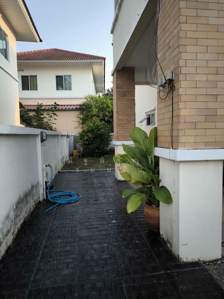 Baan Maneerin Park, Pathum Thani, Rangsit-Pathumthani Road, Ban Klang, Muang Pathum Thani, Pathum Thani, 3 Bedrooms, 190 sqm, Single Detached House For Sale, by ณัฐพิสุทธิ์ รมย์รื่น, 500222916 - สวนข้างบ้านซ้าย - DDproperty.com